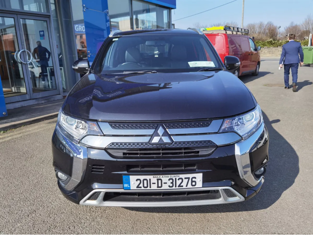 Mitsubishi Outlander 2.4 DYNAMIC PETROL PLUG-IN HY - Image 2
