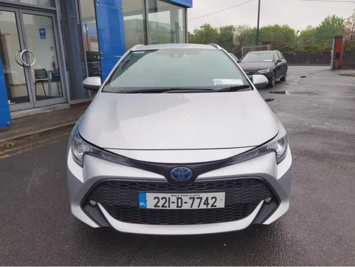 Toyota Corolla 1.8 LUNA AUTOMATIC PETROL HYBRID ES - Image 2