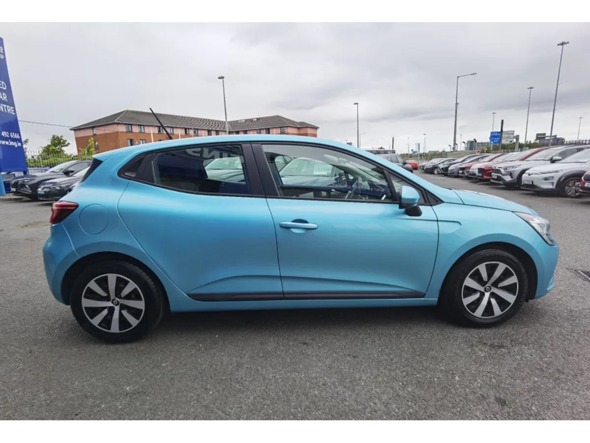 Renault Clio 1.0 EXPRESSION SCE MY19 - FINANCE AVA - Image 4