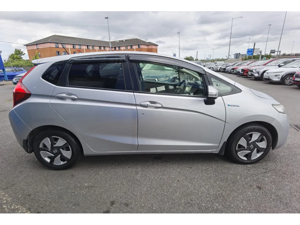 Honda Fit 1.3 AUTOMATIC PETROL HYBRID - FINANCE AV - Image 4