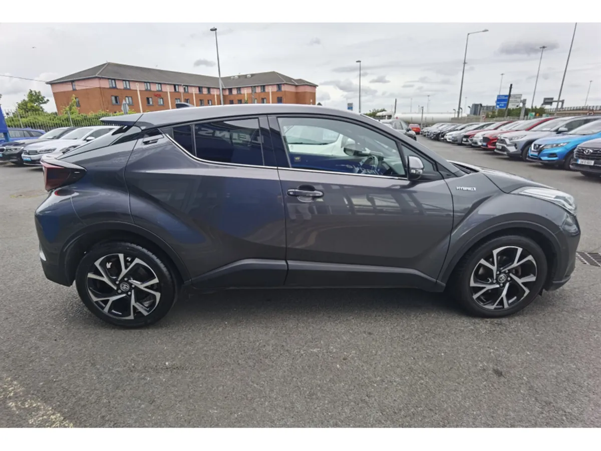 Toyota C-HR 1.8 DESIGN AUTOMATIC PETROL HYBRID - F - Image 4
