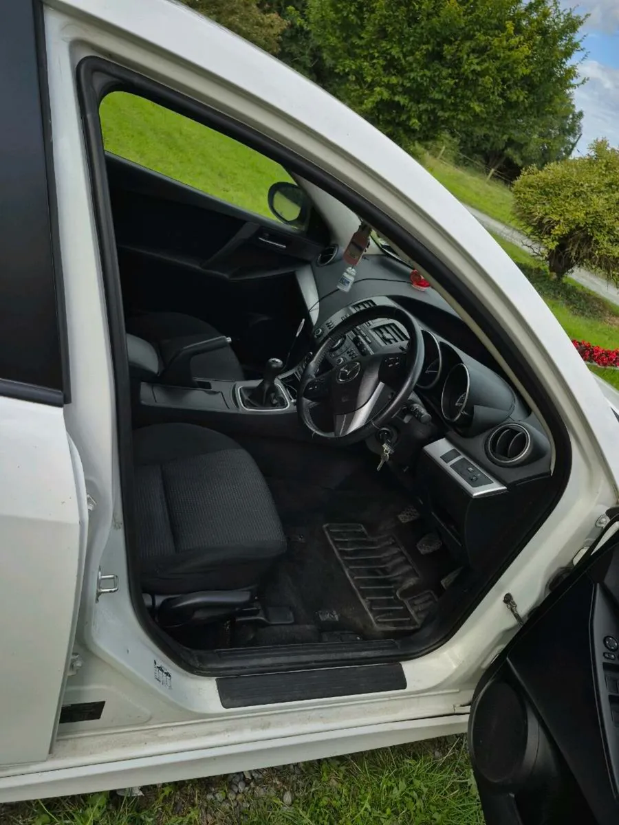 Mazda 3 Sport 1.6D 2013 **QUICK SALE FOR LESS** - Image 2