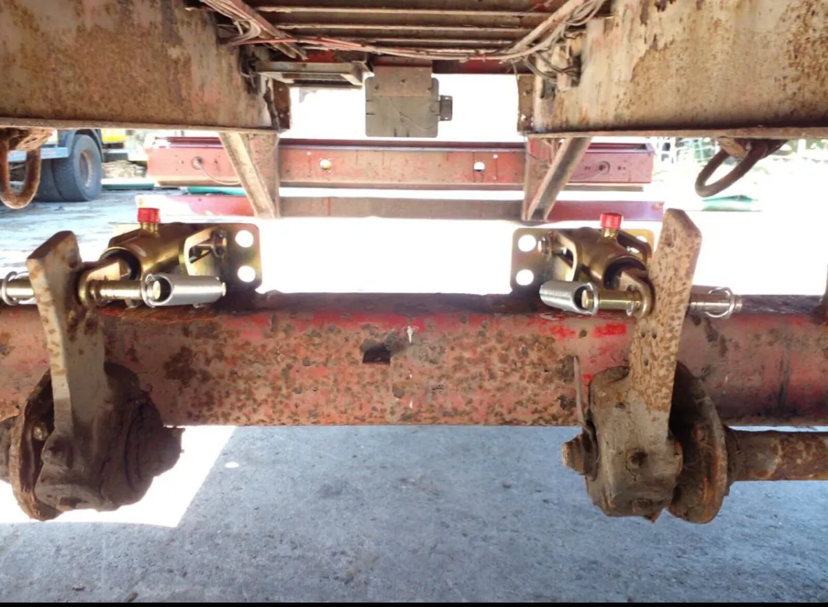 22 ft bale trailer DELIVERY - Image 4