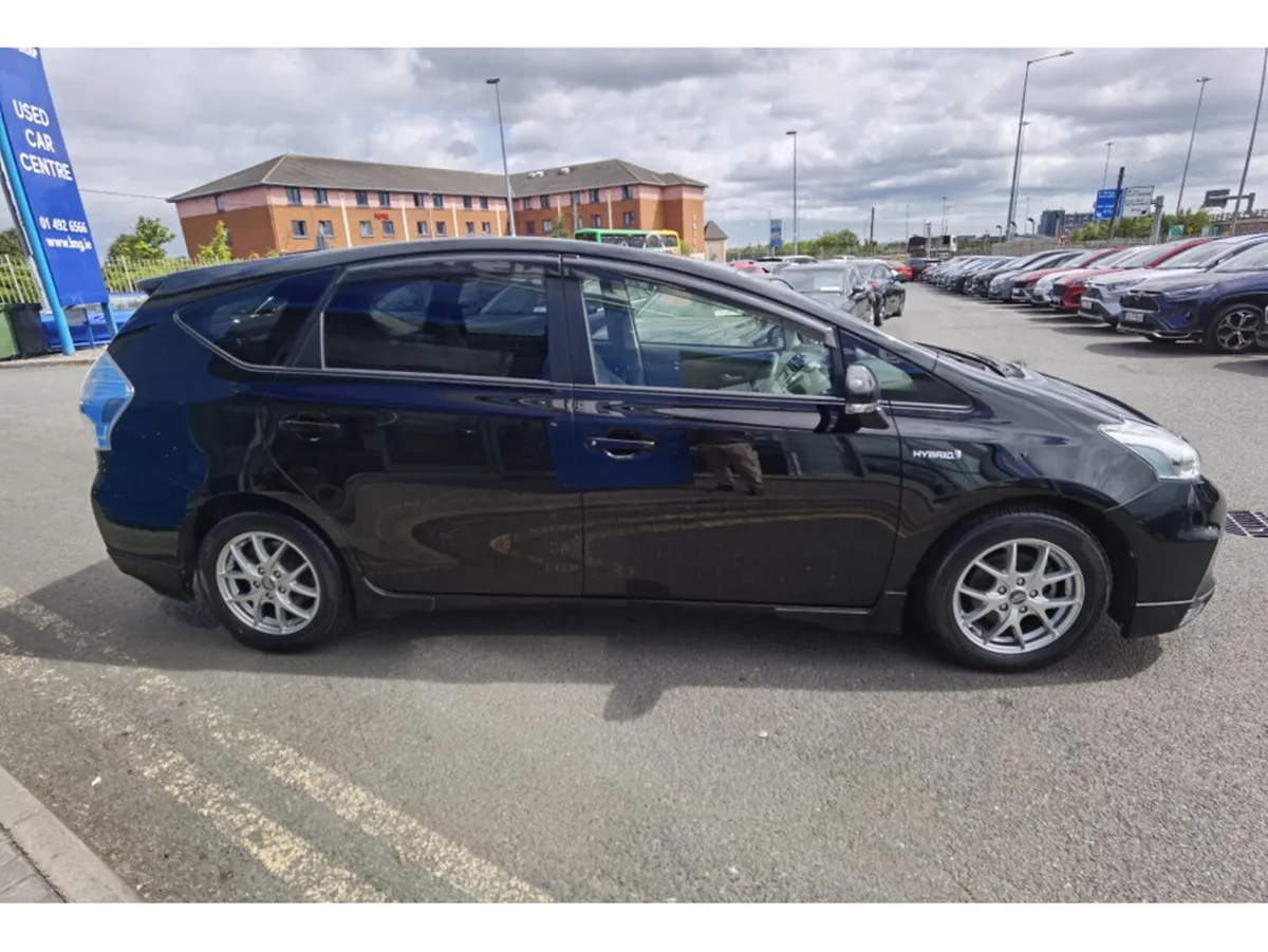 Toyota Prius 1.8 ALPHA AUTOMATIC **7 SEATER** PETR - Image 4