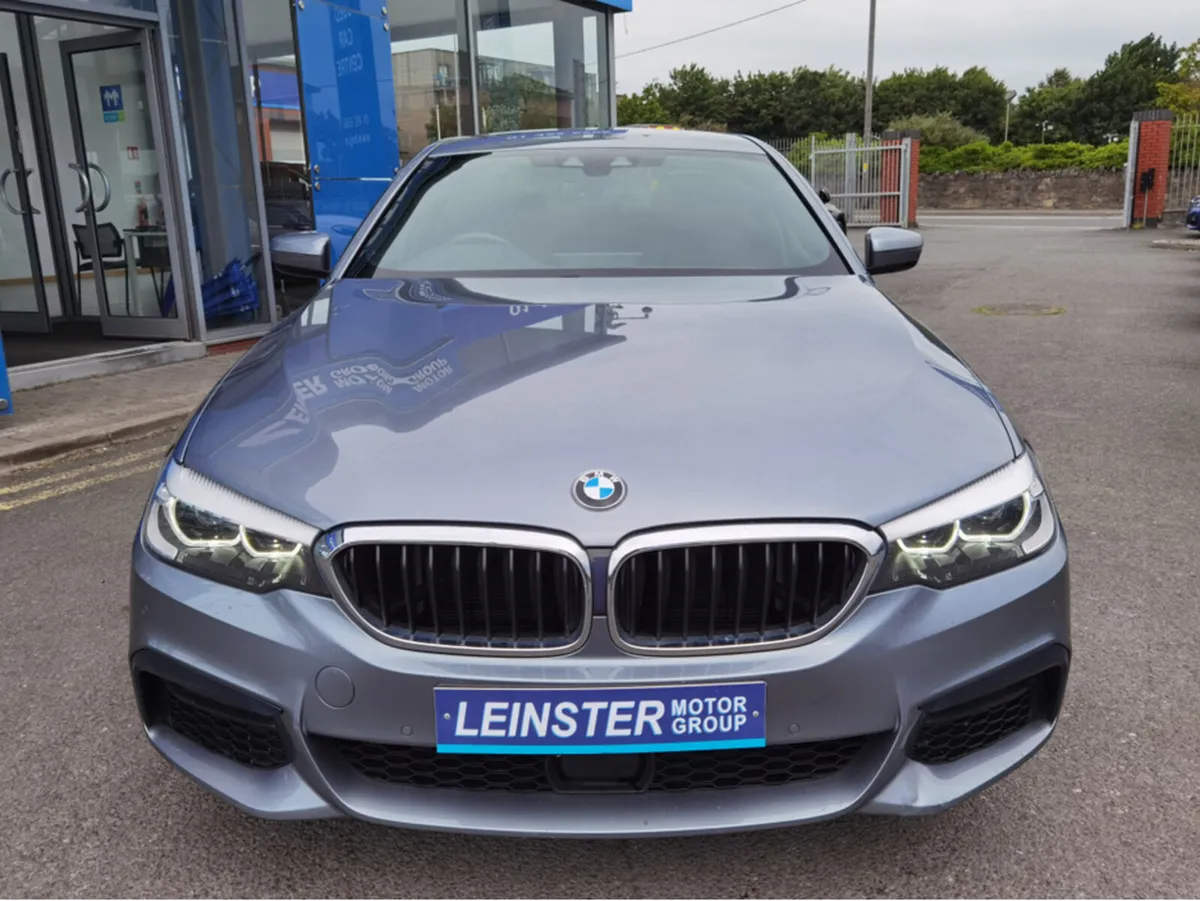 BMW 5-Series 530E M SPORT **HARMON/KARDON** - FINA - Image 3