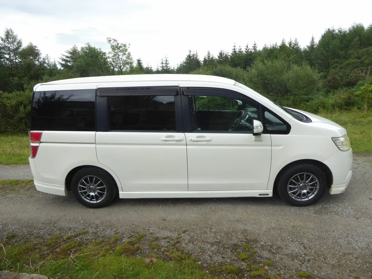 Honda Stepwagon 8-Seater, excellent shape, low km - Image 3
