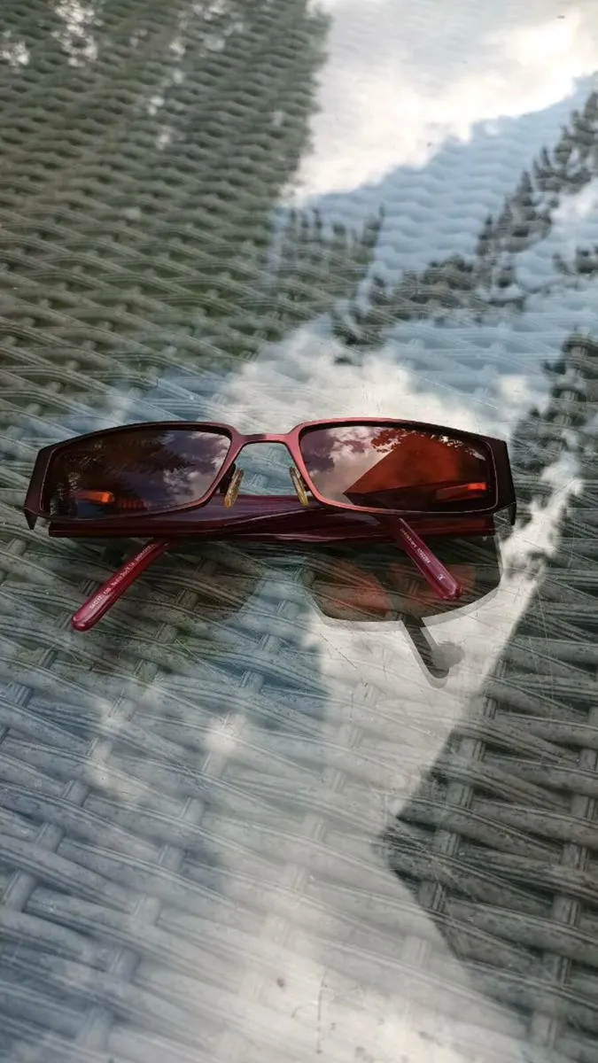 Red or Dead ladies sunglasses, D18 post 6e - Image 4