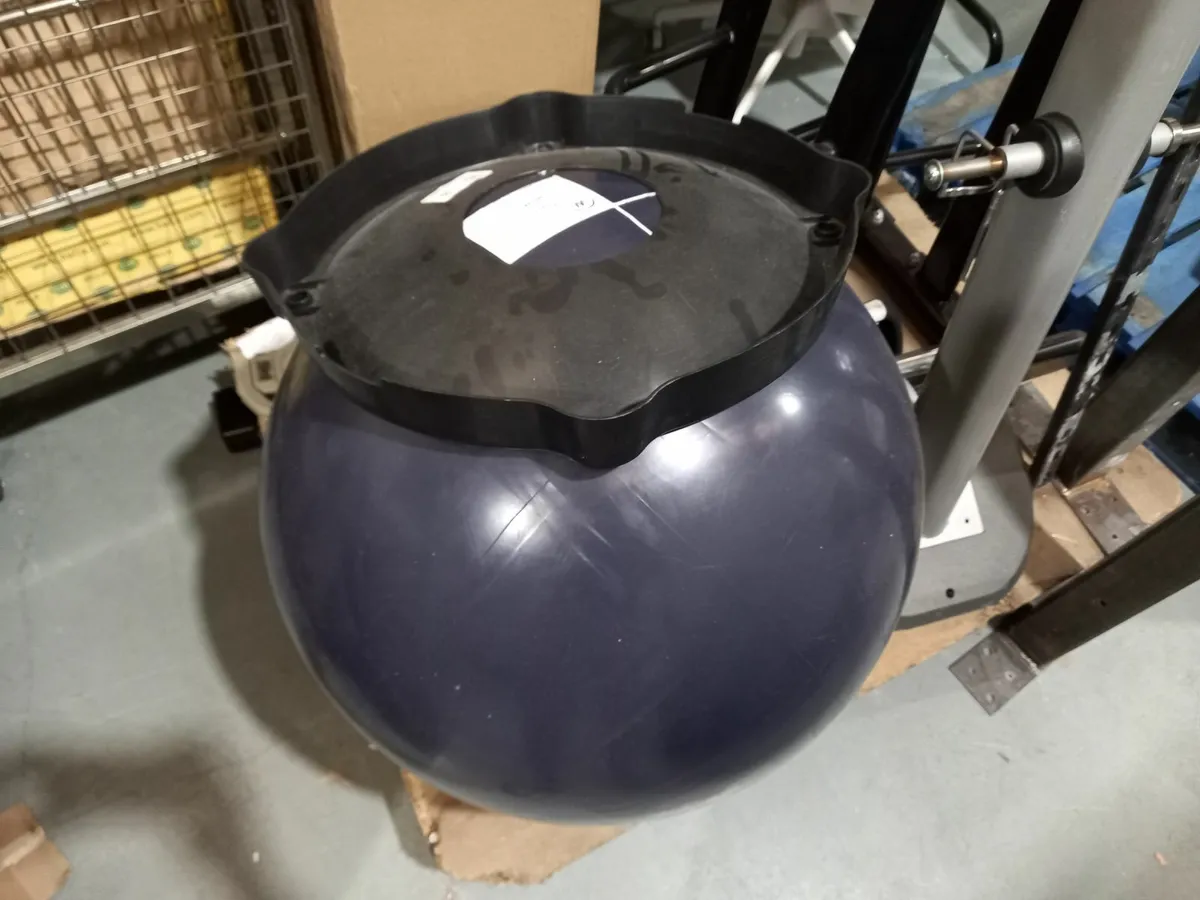 Online Auction Of Gym Equipment & More! - Image 1