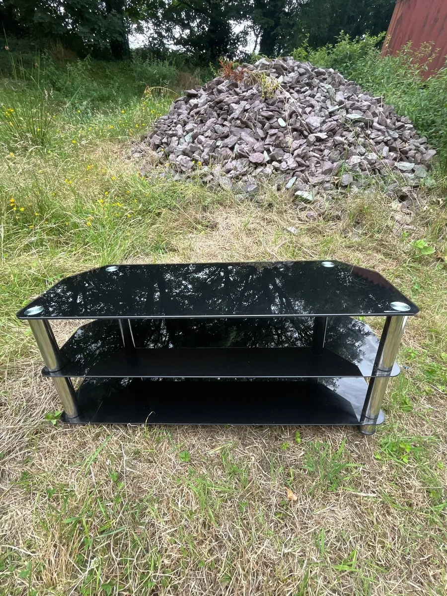 Coffee table / television stand - Image 1