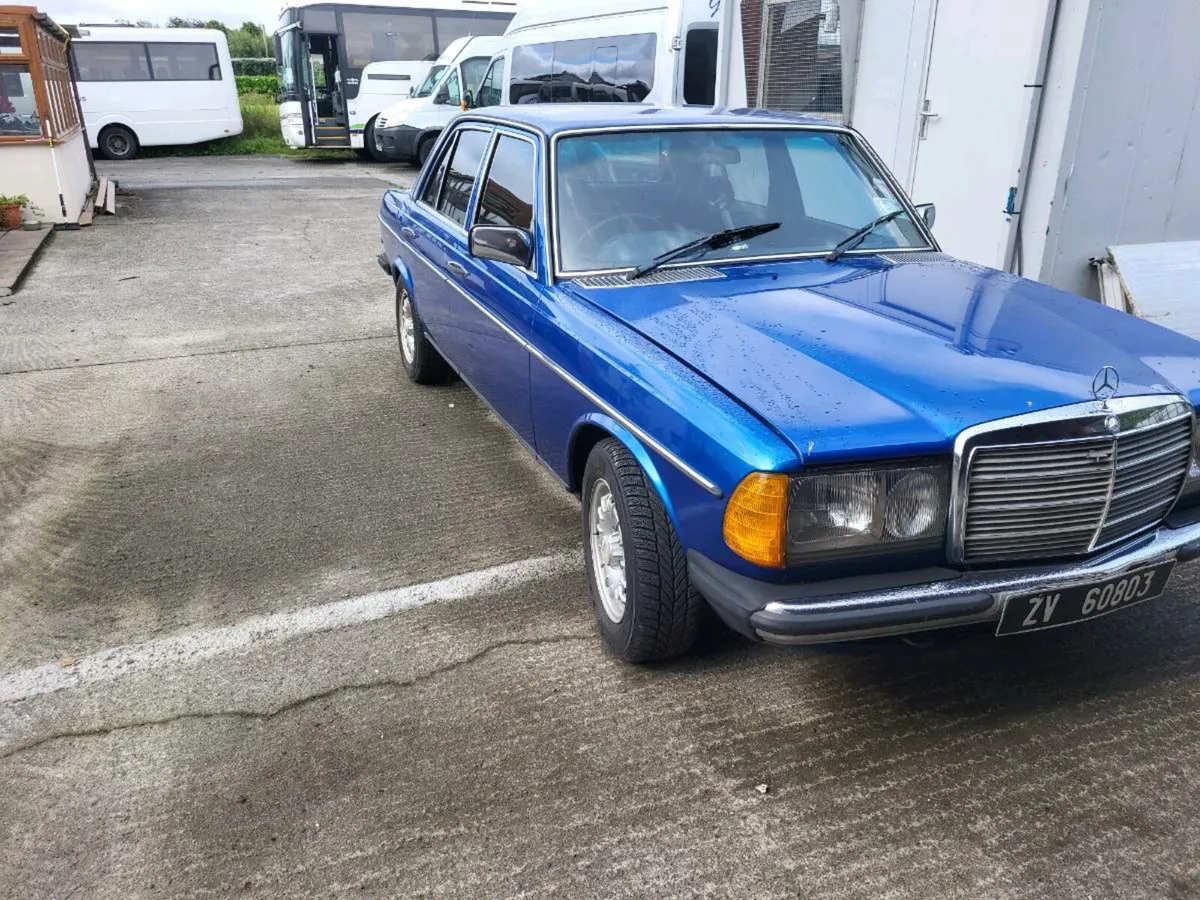 Vintage Mercedes car 240D 1982 - Image 4