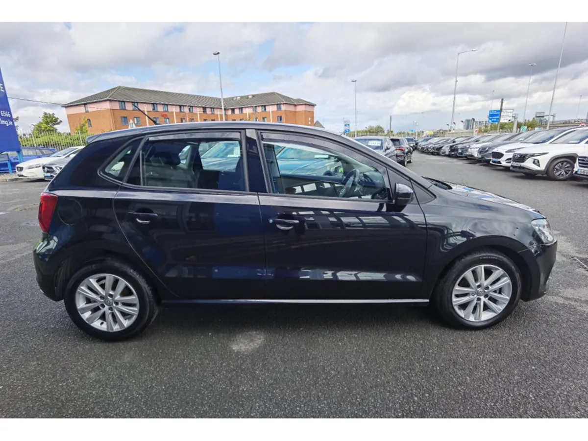 Volkswagen Polo 1.2 COMFORTLINE AUTOMATIC - FINANC - Image 4