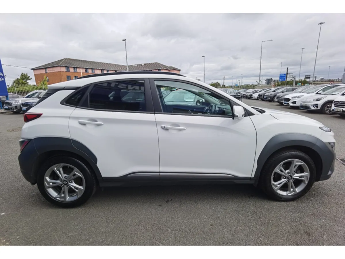 Hyundai KONA 1.6 KAUAI EXECUTIVE DIESEL - FINANCE - Image 4