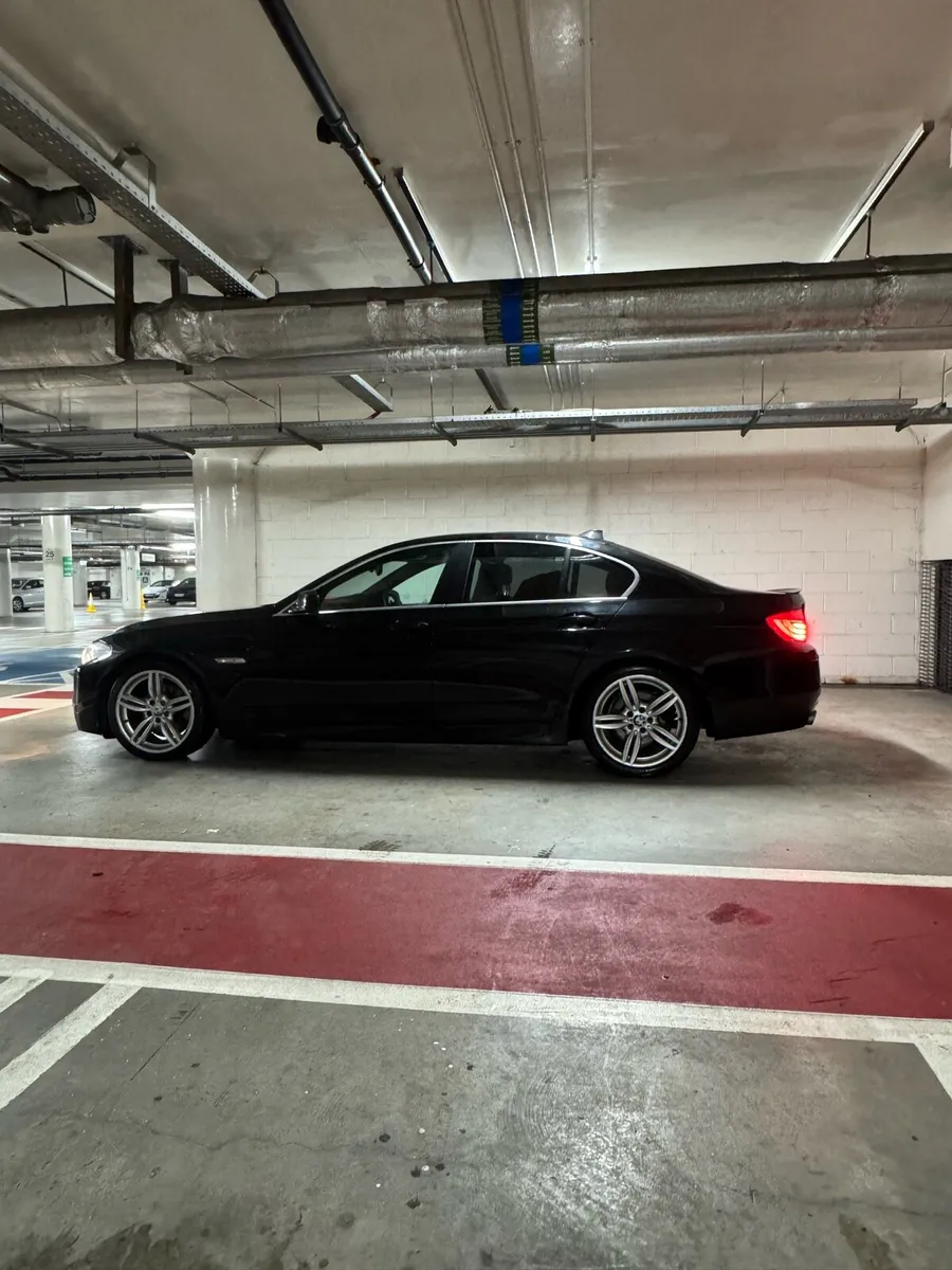 BMW 5 Series M Sport - Sunroof - Image 2