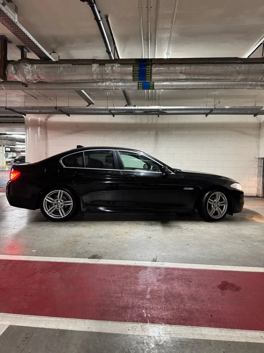 BMW 5 Series M Sport - Sunroof - Image 4
