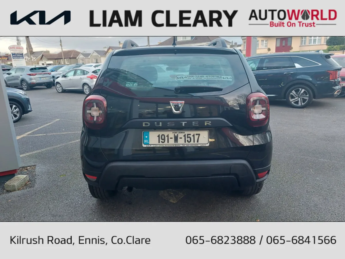 Dacia Duster ESSENTIAL BLUE DCI 115 4DR - Image 4