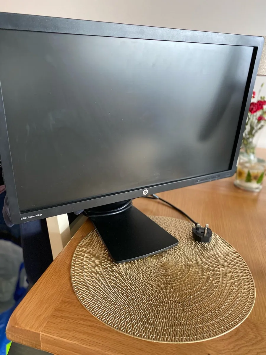 Hp monitor EliteDisplay like new