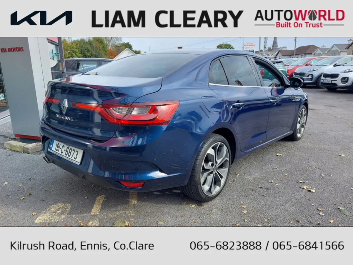 Renault Megane SIGNATURE TCE 140 GPF M TCE140 4DR - Image 4