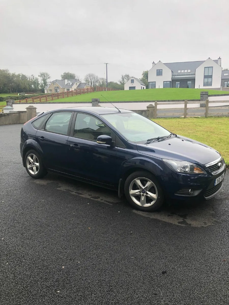 Ford Focus 2011 - Image 2