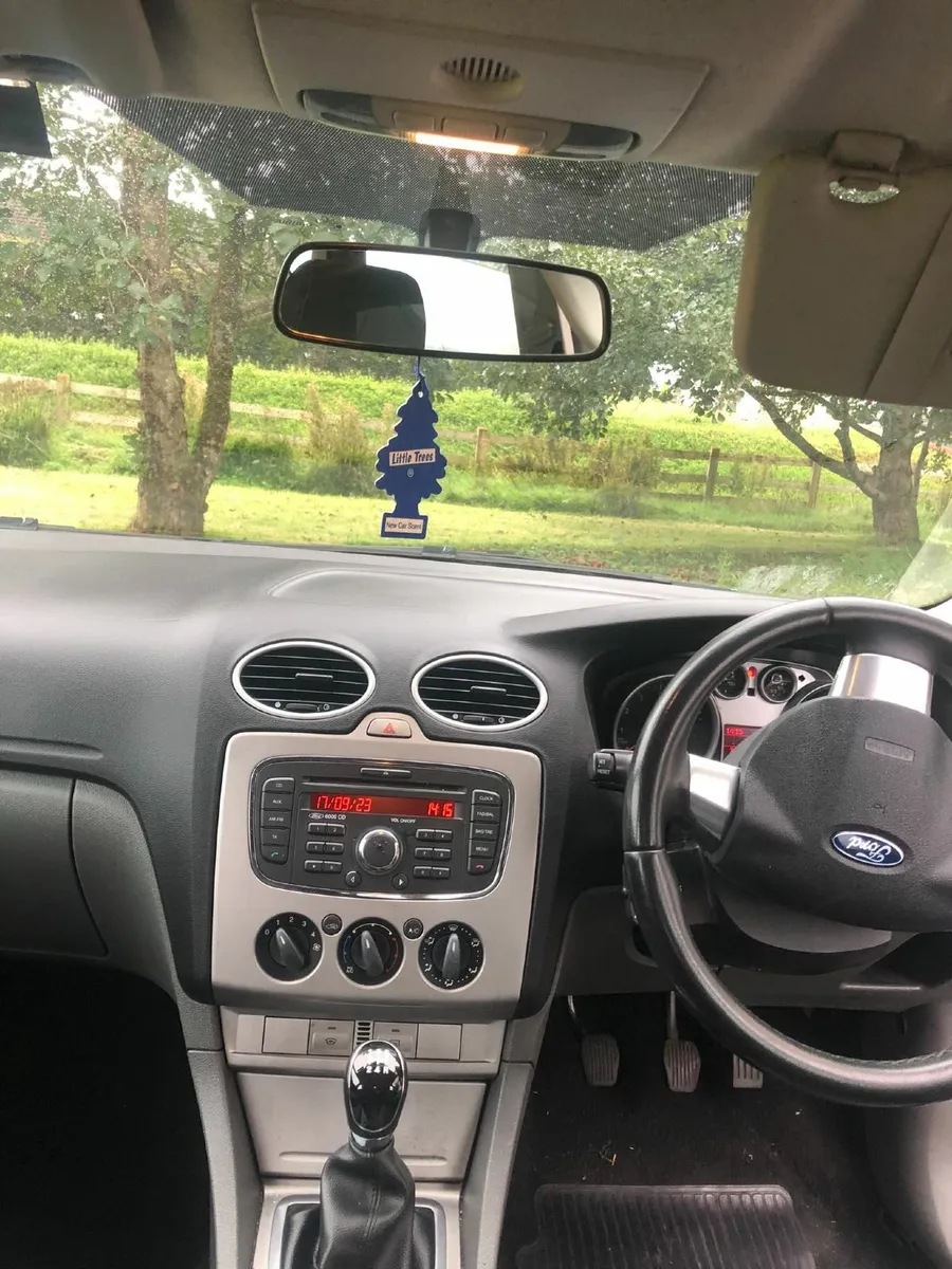 Ford Focus 2011 - Image 4