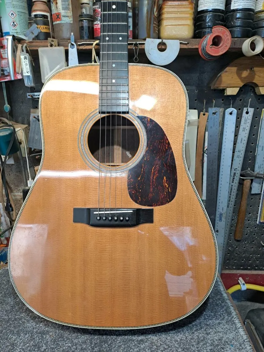 Martin hd 28 guitar - Image 1