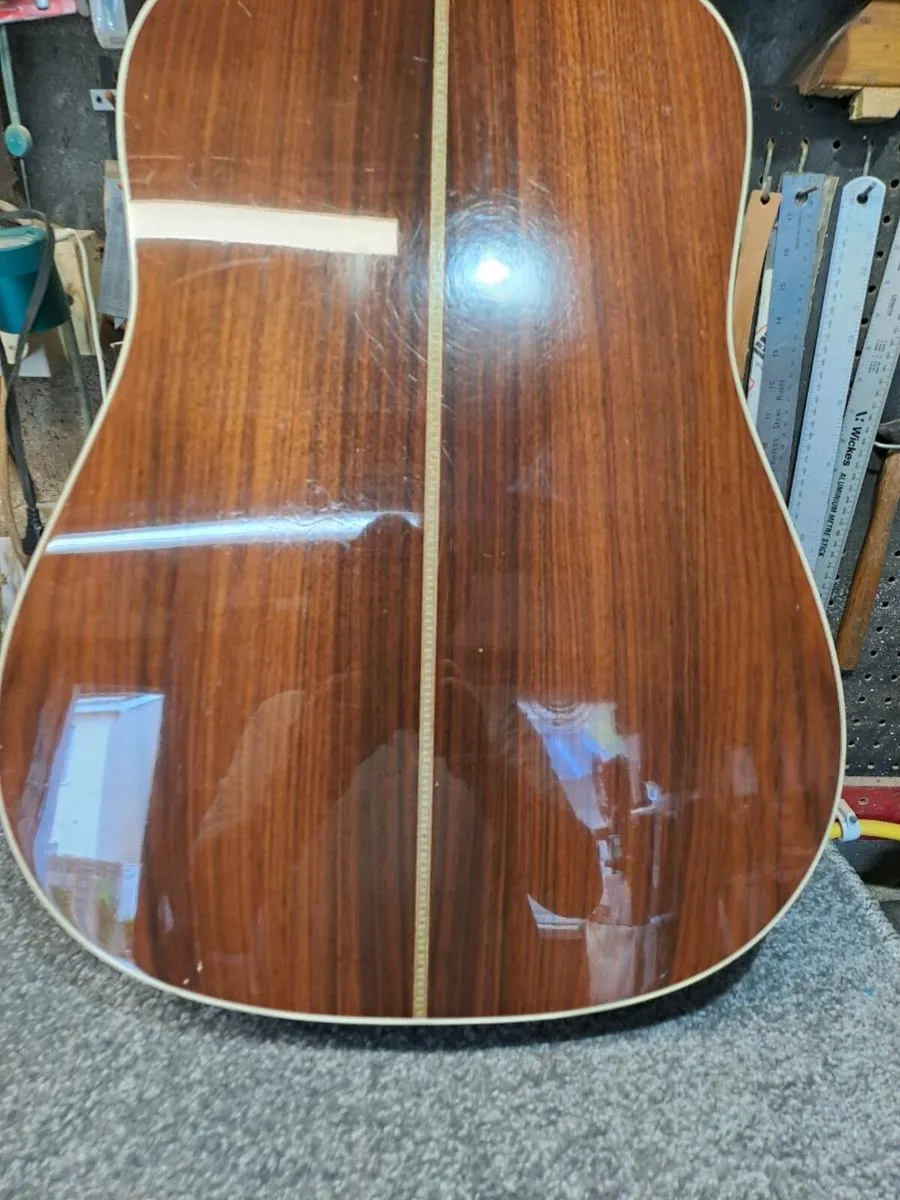 Martin hd 28 guitar - Image 2