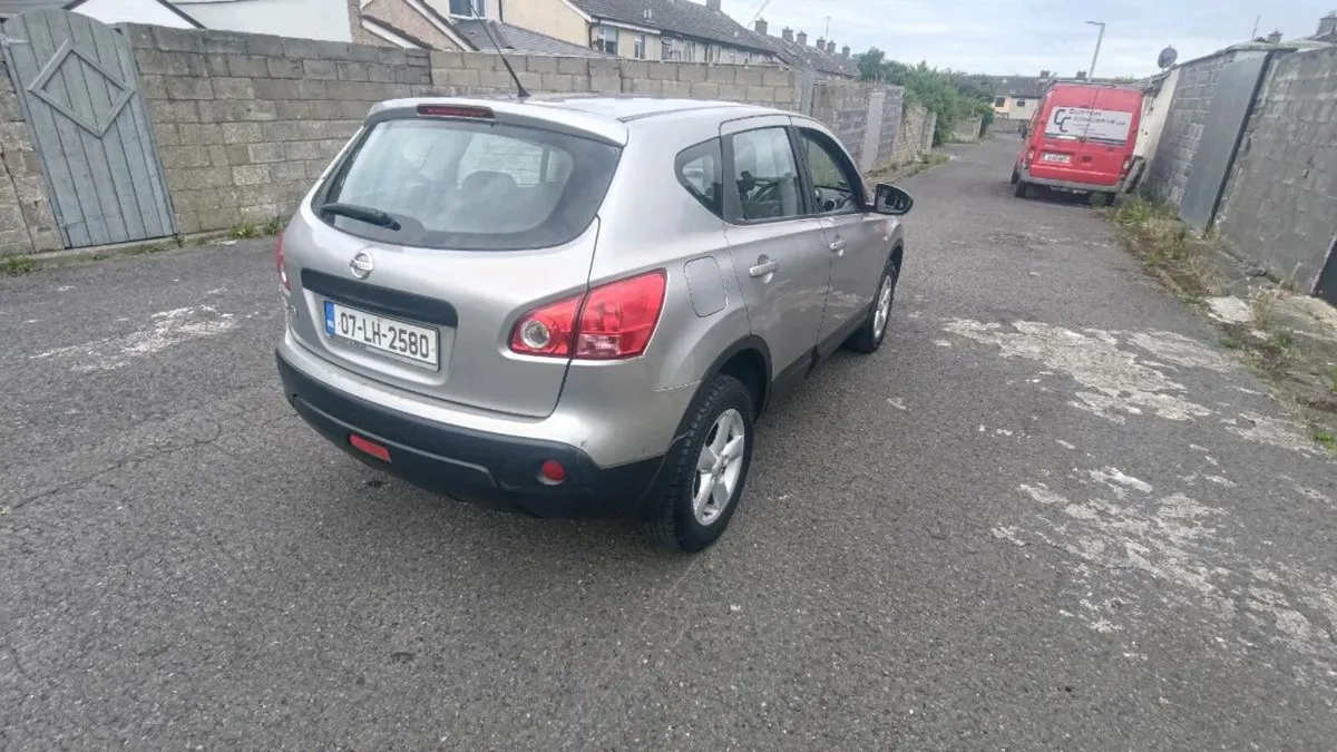 car - Image 2