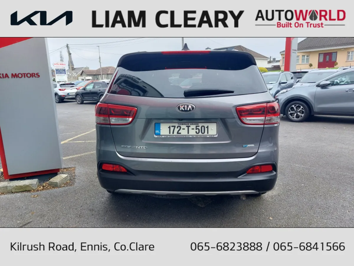 Kia Sorento PLATINUM 4X2 5DR - Image 4