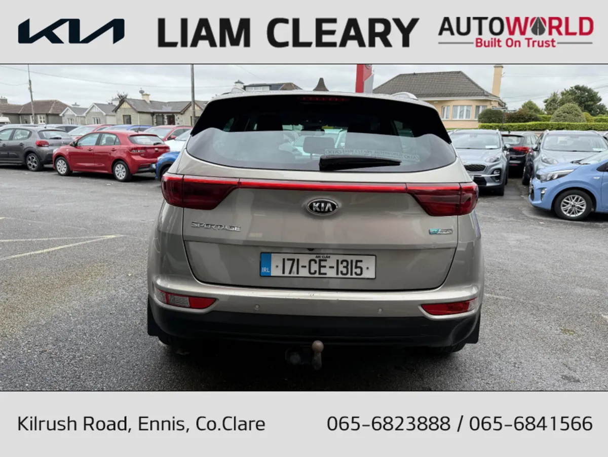 Kia Sportage 1.7 PLATINUM 5DR - Image 4