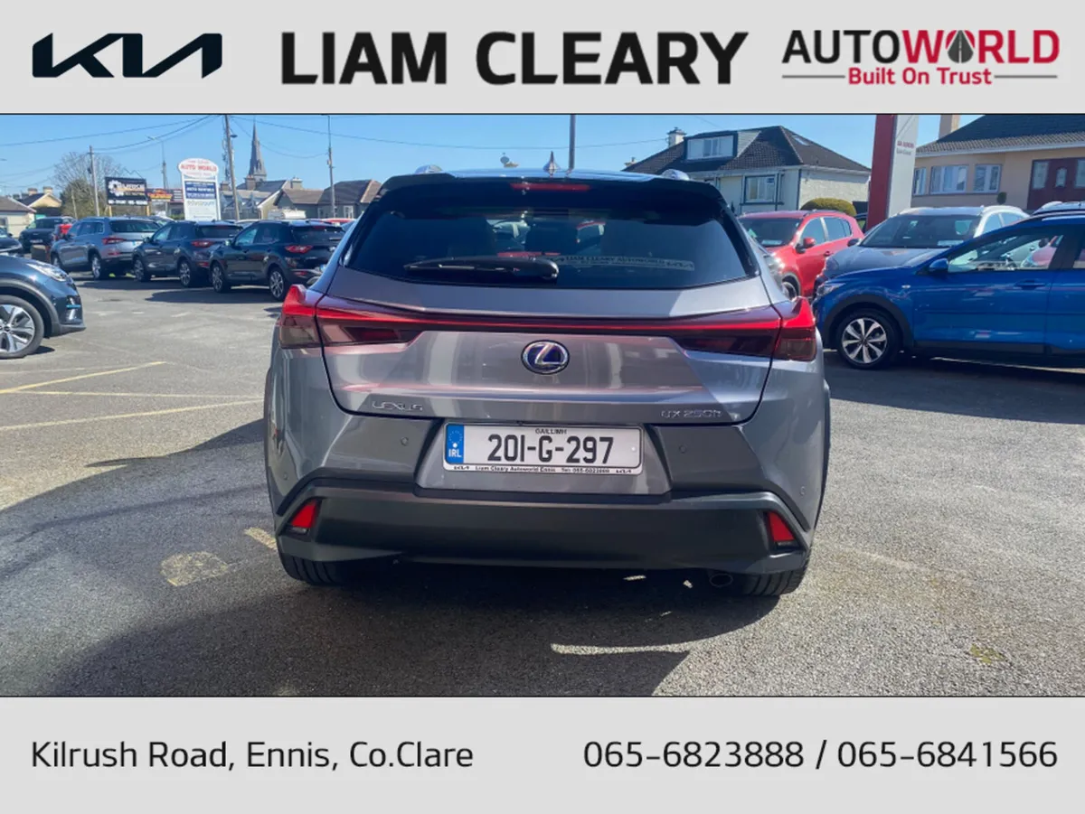 Lexus UX LUXURY FWD CAR PLAY ST 4DR AUTO - Image 4