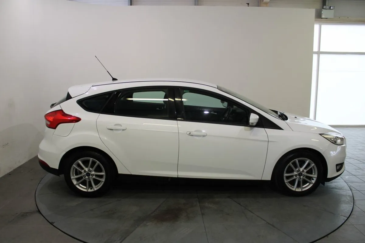 Ford Focus 1.5 Tdci 95ps Style - Image 3
