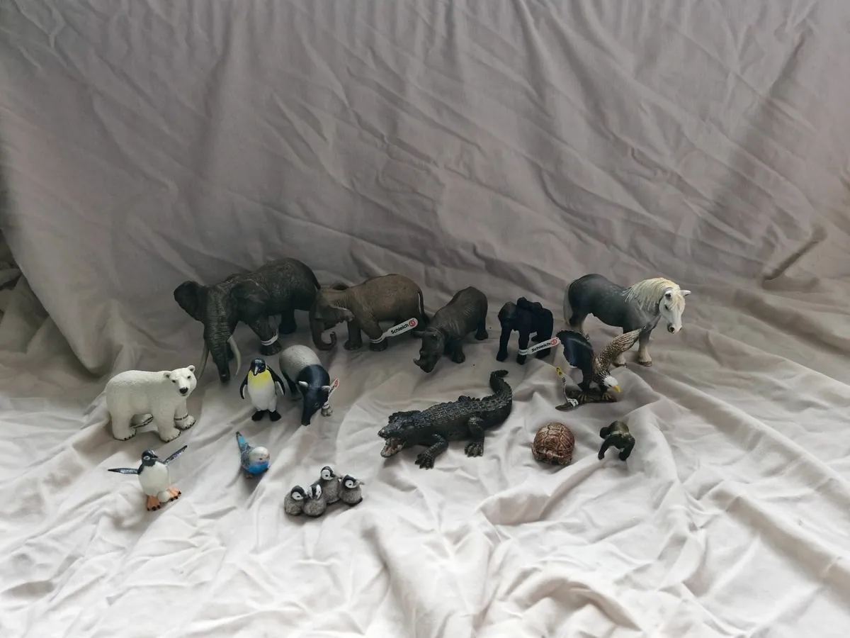 Toys - Image 2