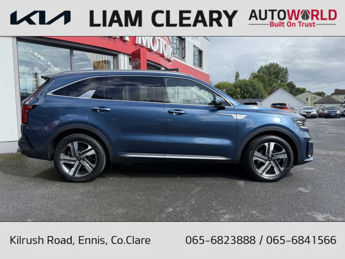 Kia Sorento PHEV K4 5DR AUTO - Image 2