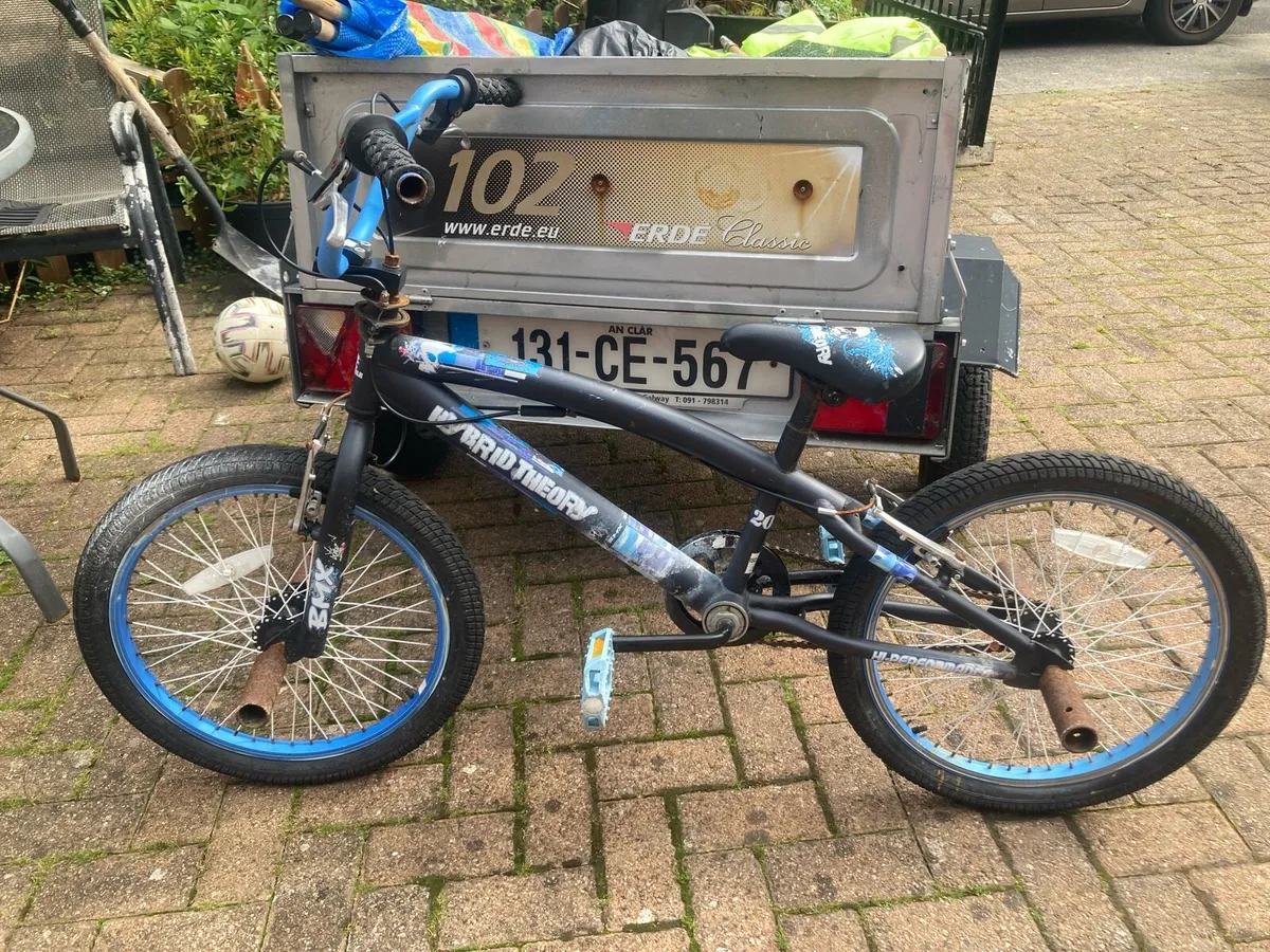 Kids blue and black BMX Hybrid theory