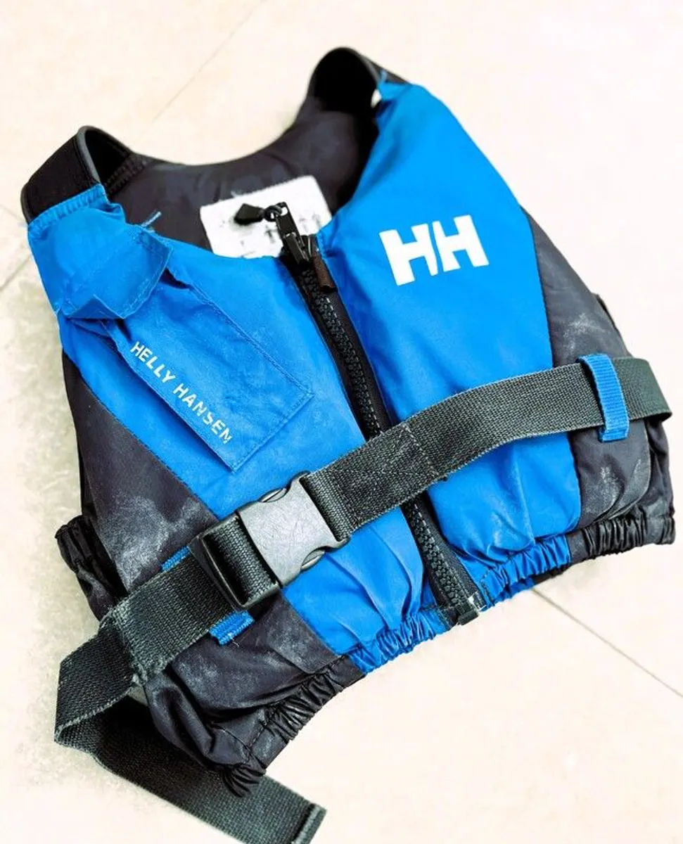 Top-quality Sailing Gear For Six to Twelve Year Olds. Huge Discount. Excellent Condition - Image 4