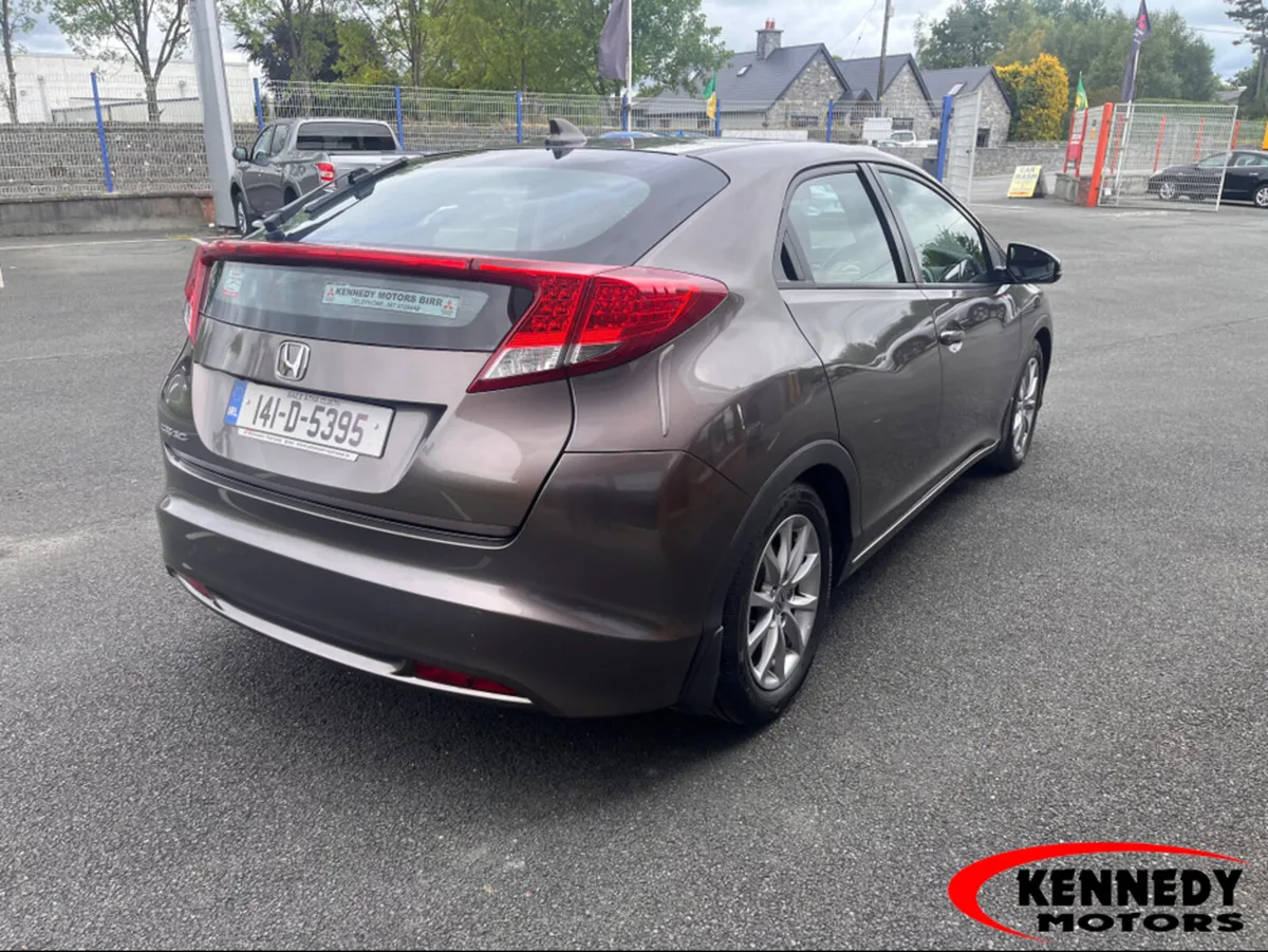 Honda Civic 2.2 I-DTEC ES 4DR - Image 3