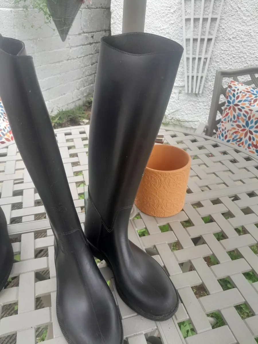 Horse riding gear - Image 1
