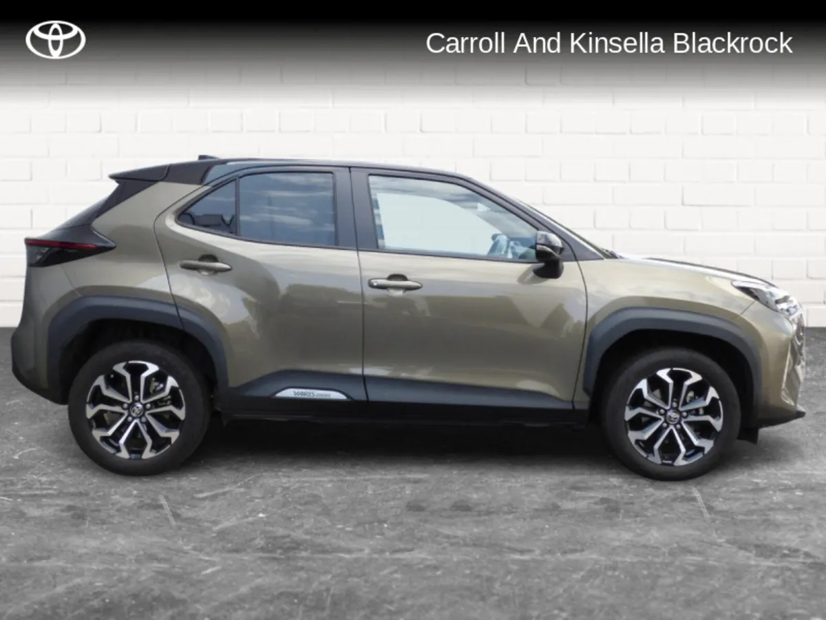 Toyota Yaris Cross Hybrid Luna Sport - Image 3