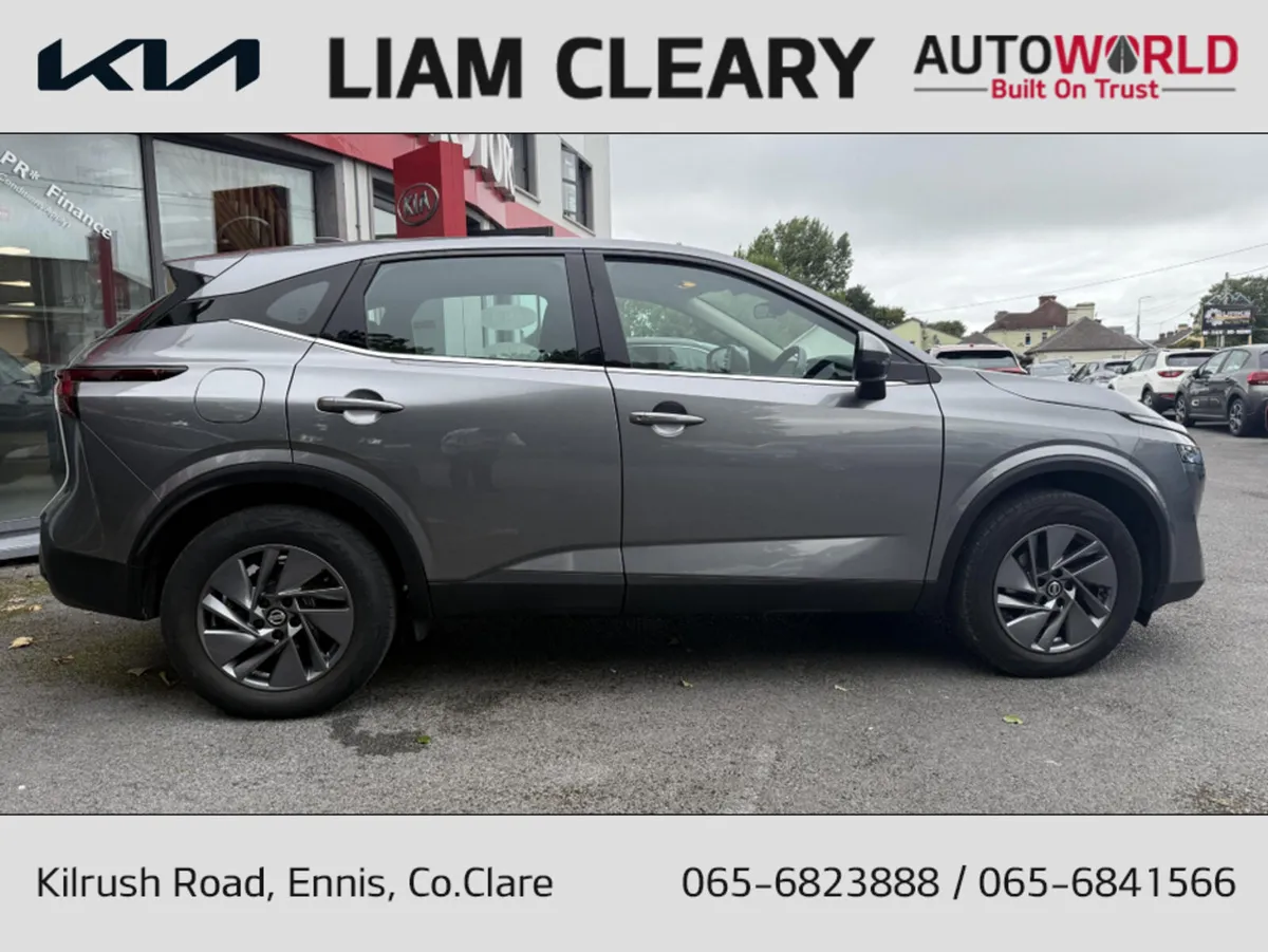 Nissan Qashqai 1.3 HYBRID SV  4DR - Image 2