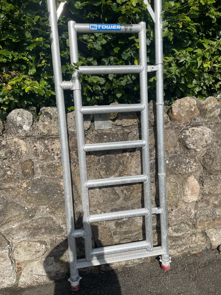 Aluminum scaffolding - Image 1