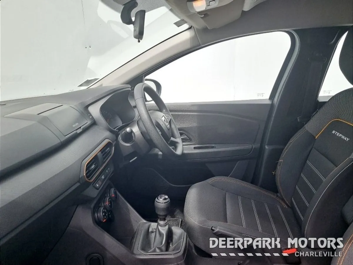Dacia Sandero Stepway TCe 100 Stepway Essential - Image 4