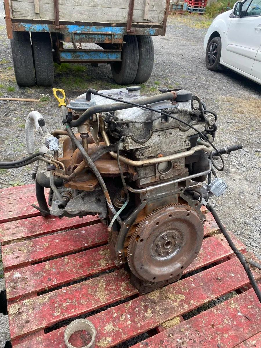 Ford engine - Image 3