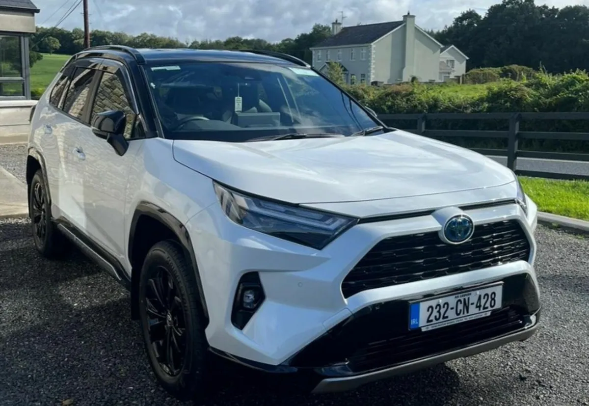 Toyota RAV4 2023 ***PRICE REDUCTION*** - Image 4
