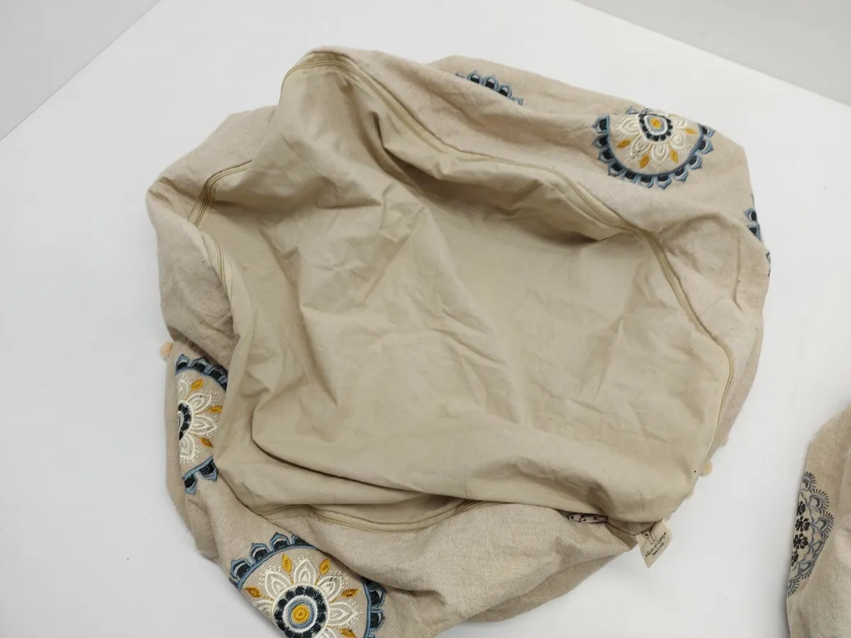 Online Auction Of Puff Covers & More! - Image 2