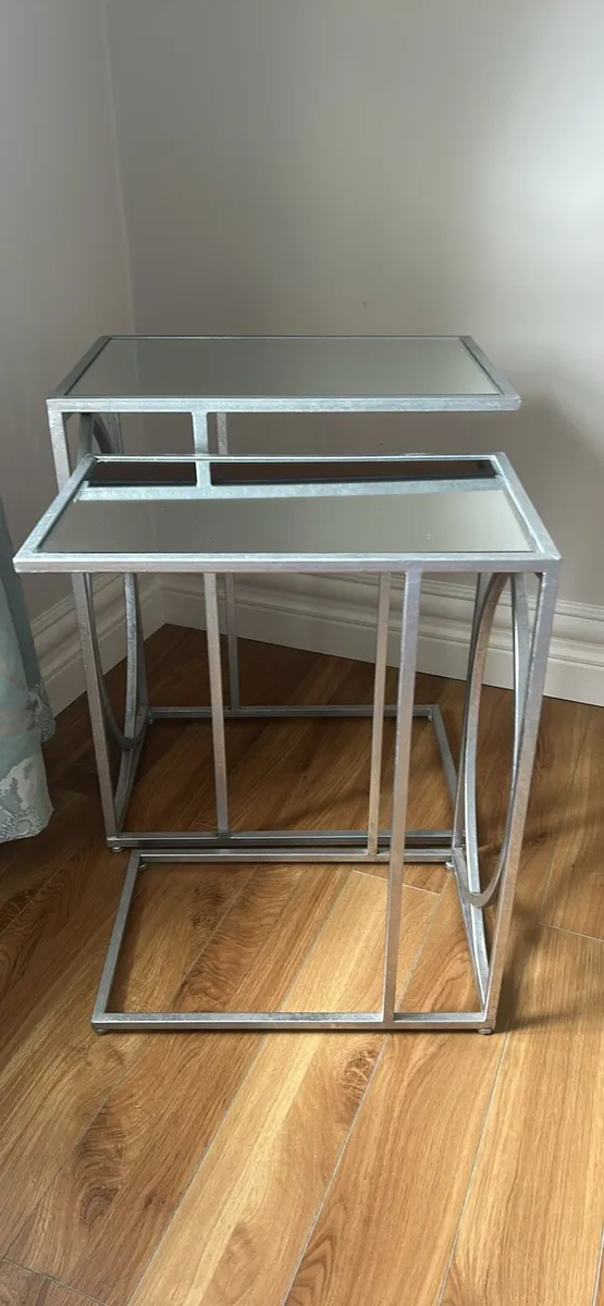 Nest of tables - Image 2