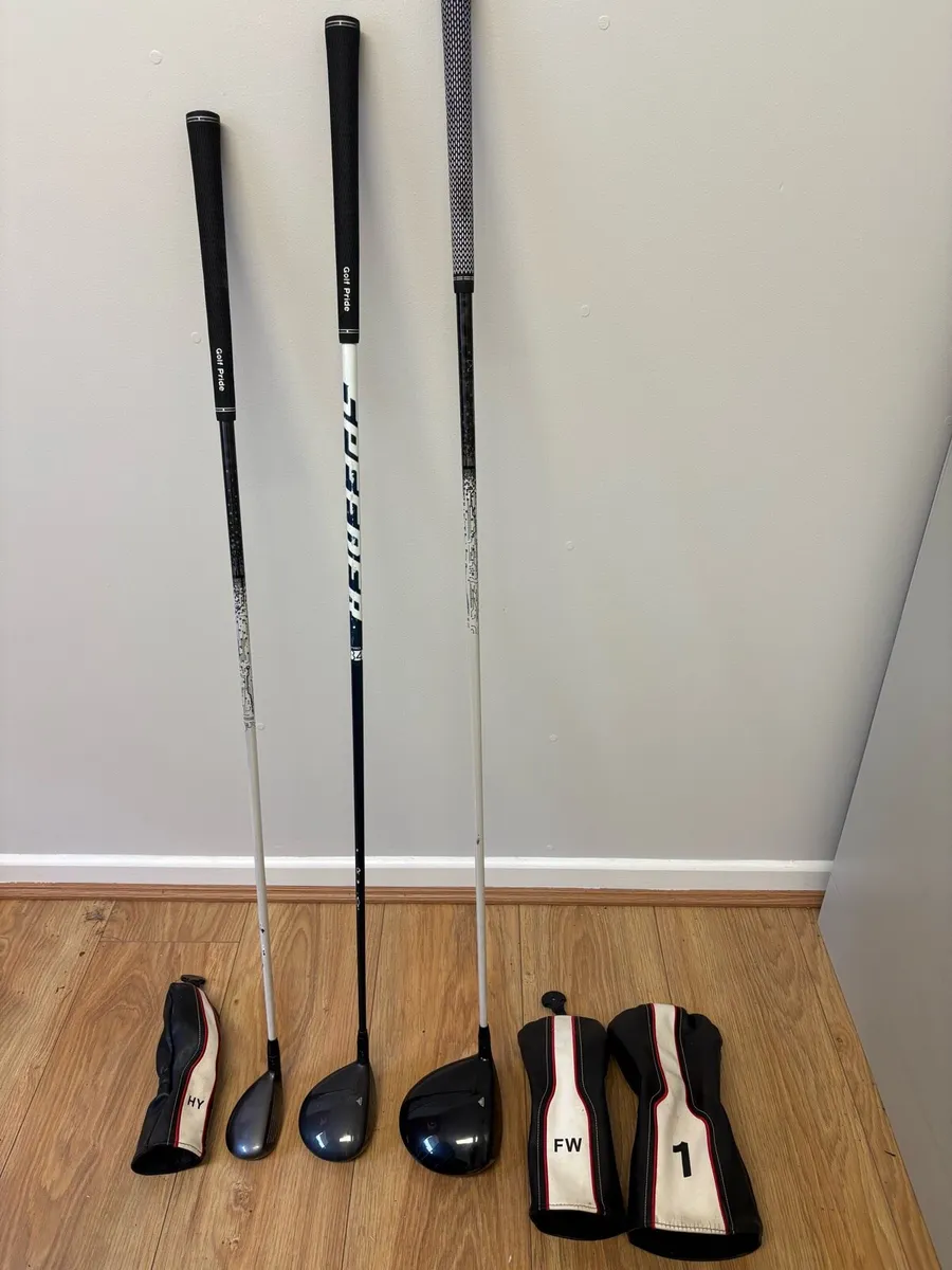 3 Titleist golf clubs. - Image 1