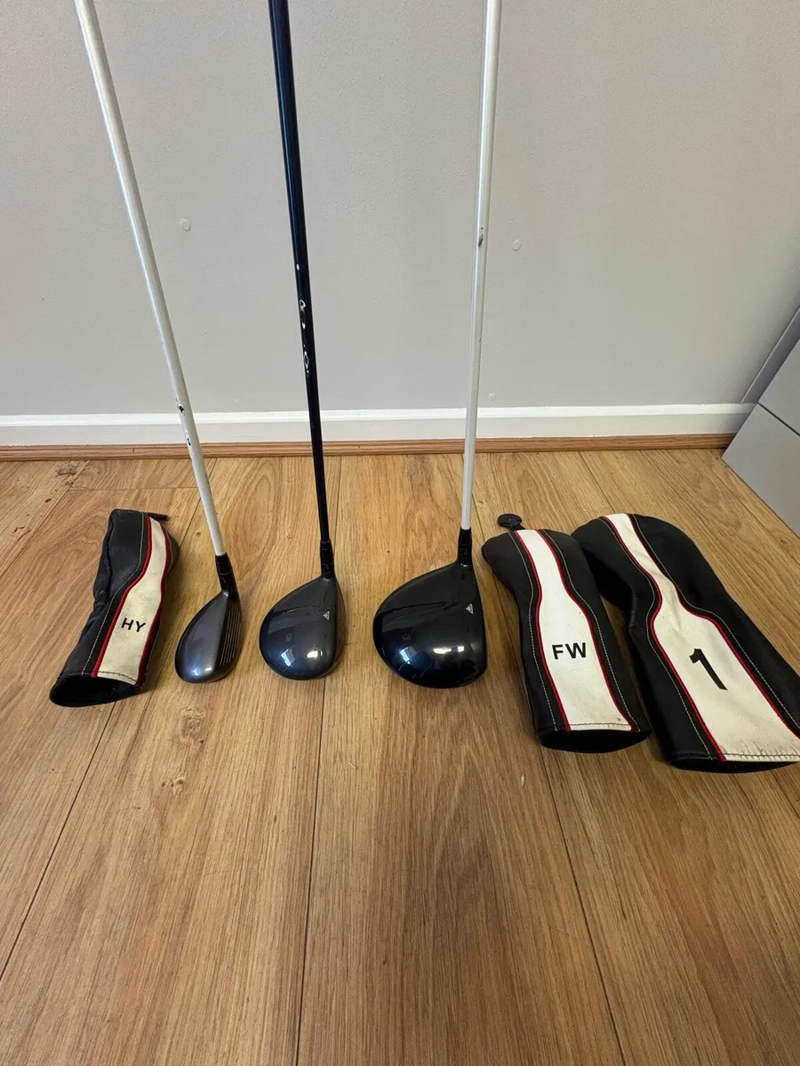 3 Titleist golf clubs. - Image 2
