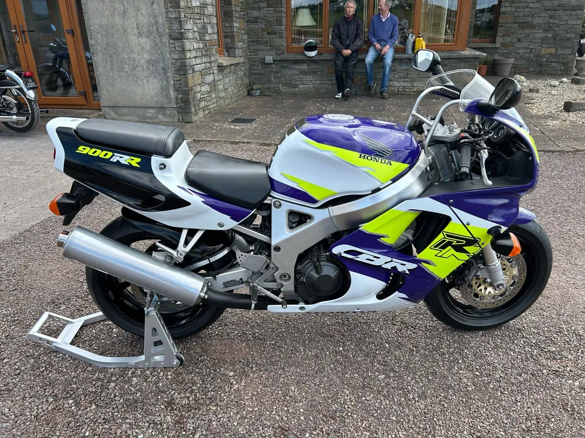 Honda CBR900RR FIREBLADE - Image 3