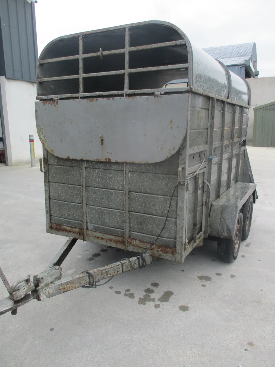 livestock trailer 8 ft 2 x 4 ft 7 - Image 1