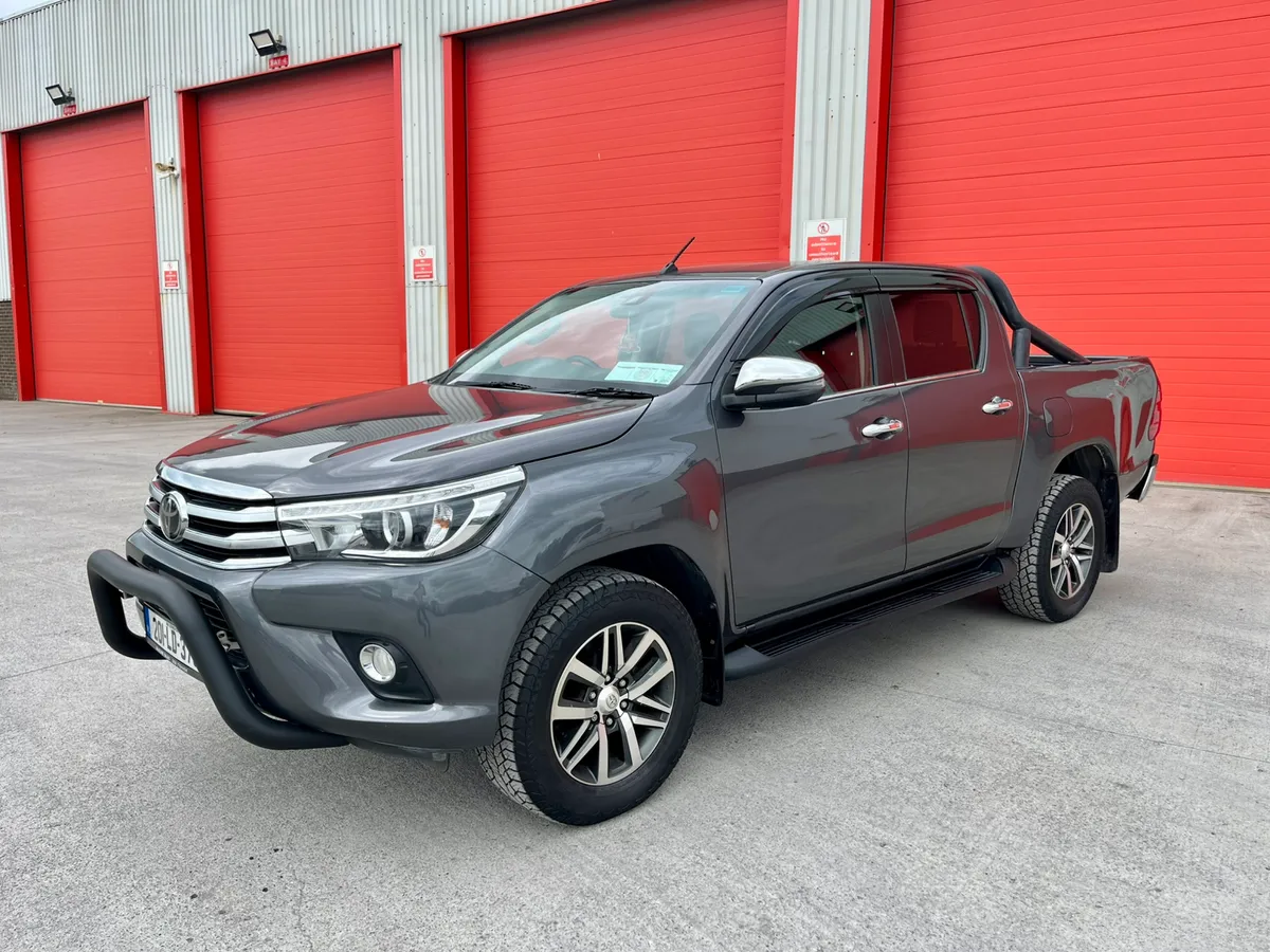 2020 Toyota Hilux 2.4 D4D Invincible - Image 1