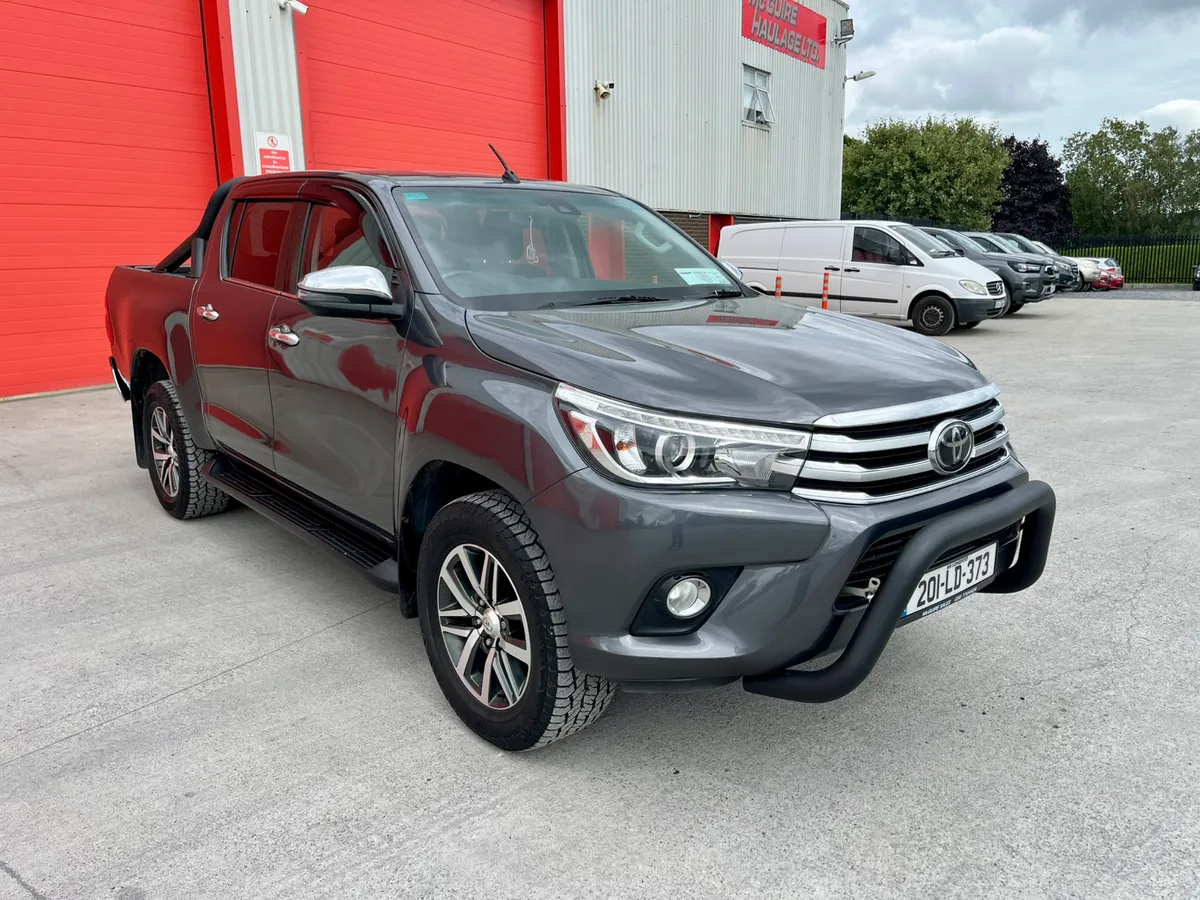2020 Toyota Hilux 2.4 D4D Invincible - Image 2